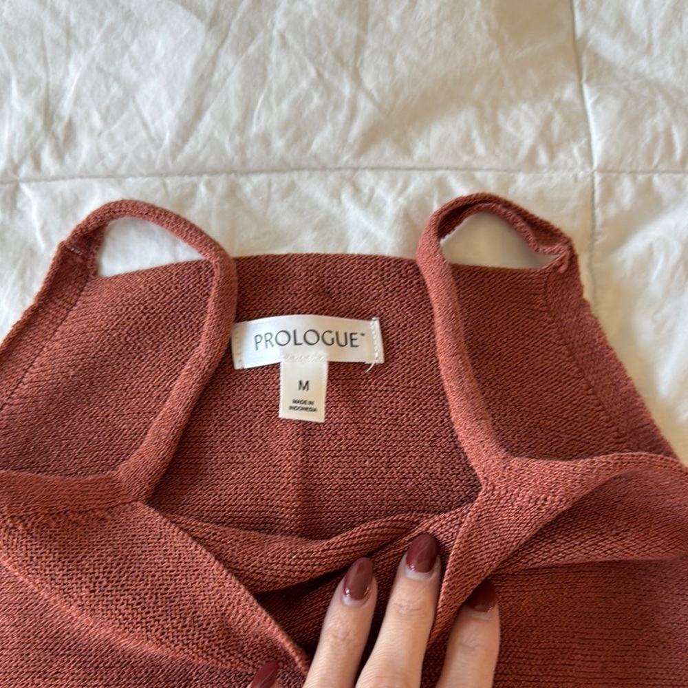 Stylish Rust Tank Top - Picture 3 of 3